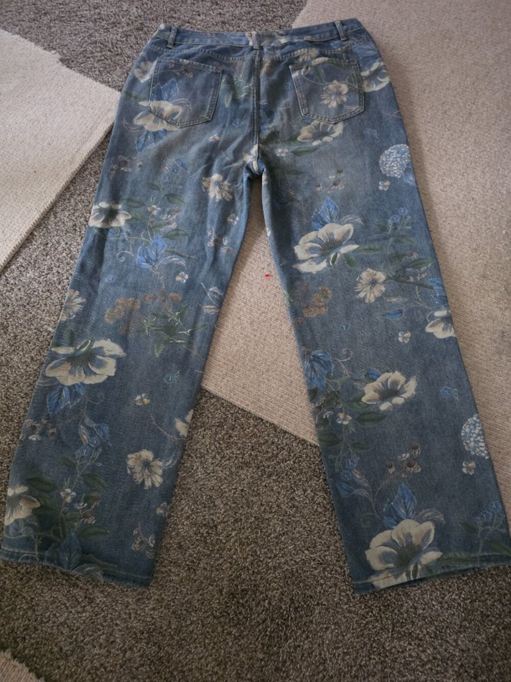 Floral Jeans - Picture 3 of 4